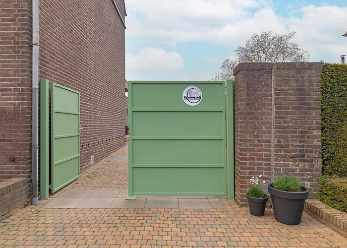 De Groene Poort Bed & Breakfast 3*